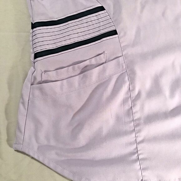 Grey's Anatomy by Barco Moto Scrub Women's Small Lavender Short Sleeve Top - Picture 4 of 7